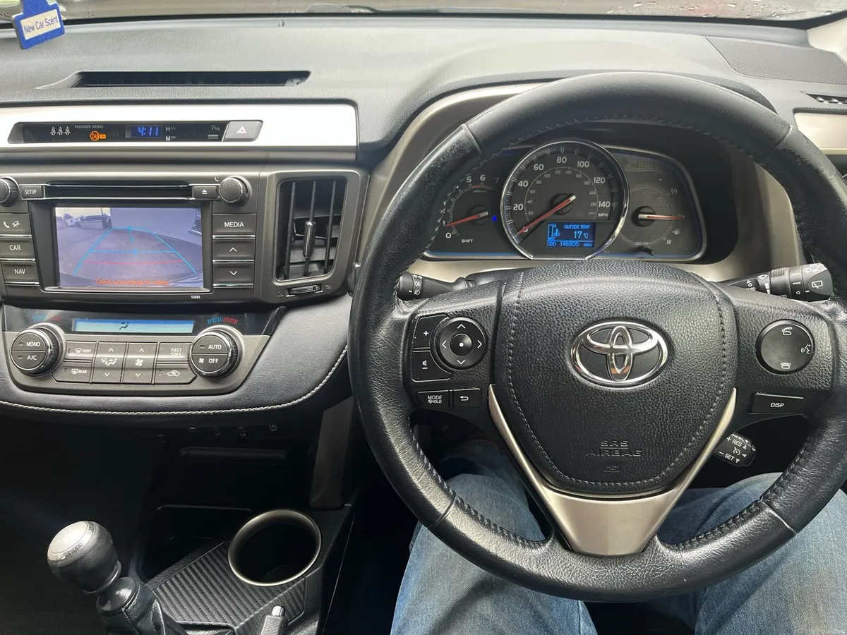 Toyota rav 4  2014 6 speed  full leather - Image 2