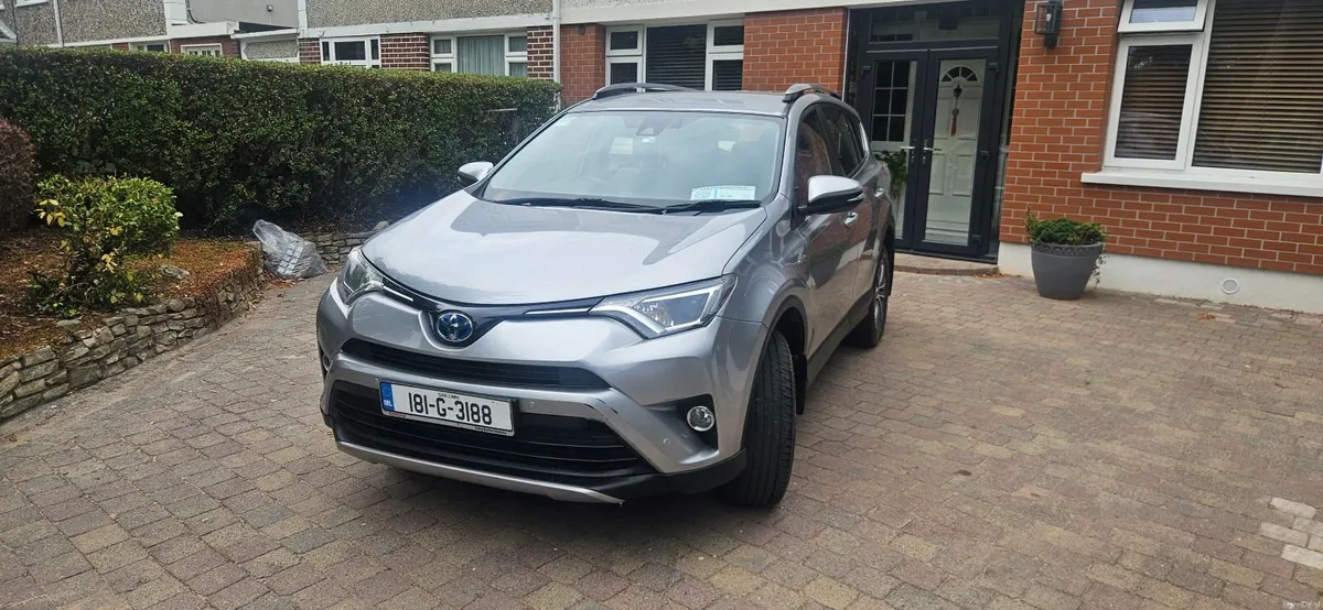 Toyota RAV4 Hybrid 2018 - Automatic - Image 2
