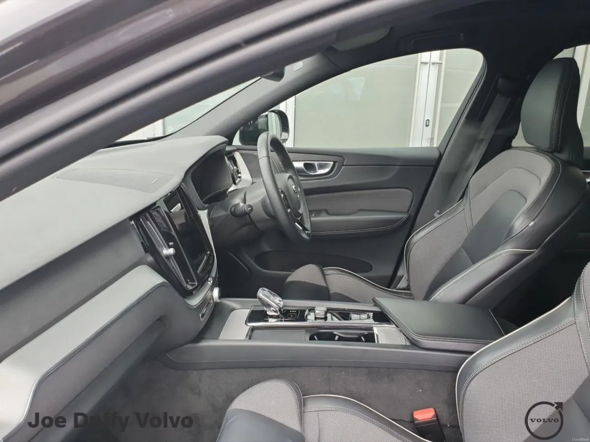 Volvo XC60 T6 Recharge PHEV 350hp AT8 Plus Dark - Image 6
