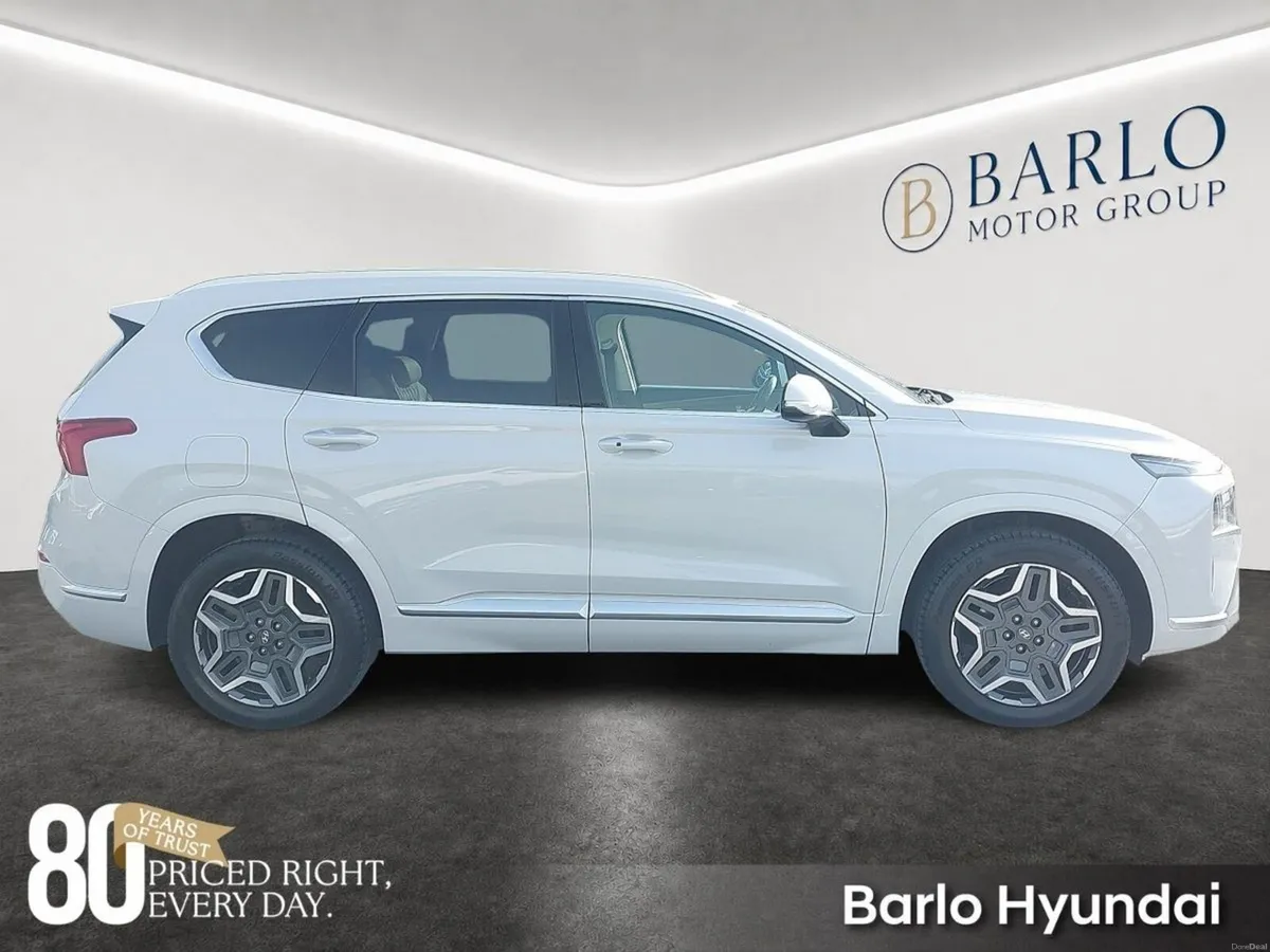 Hyundai Santa Fe 1.6 PHEV 4WD Executive Plus Auto - Image 4