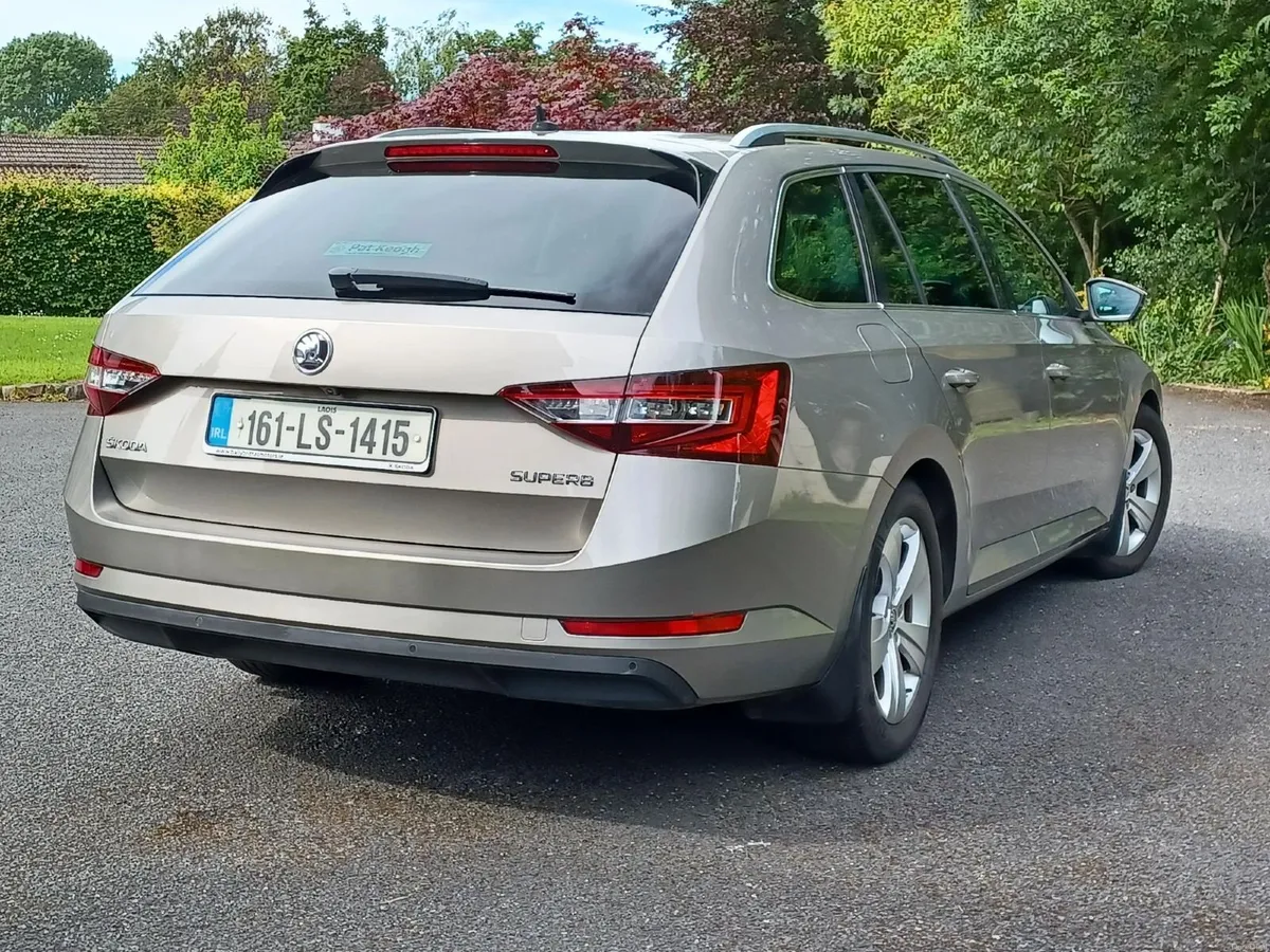 Skoda Superb 2016 - Image 4