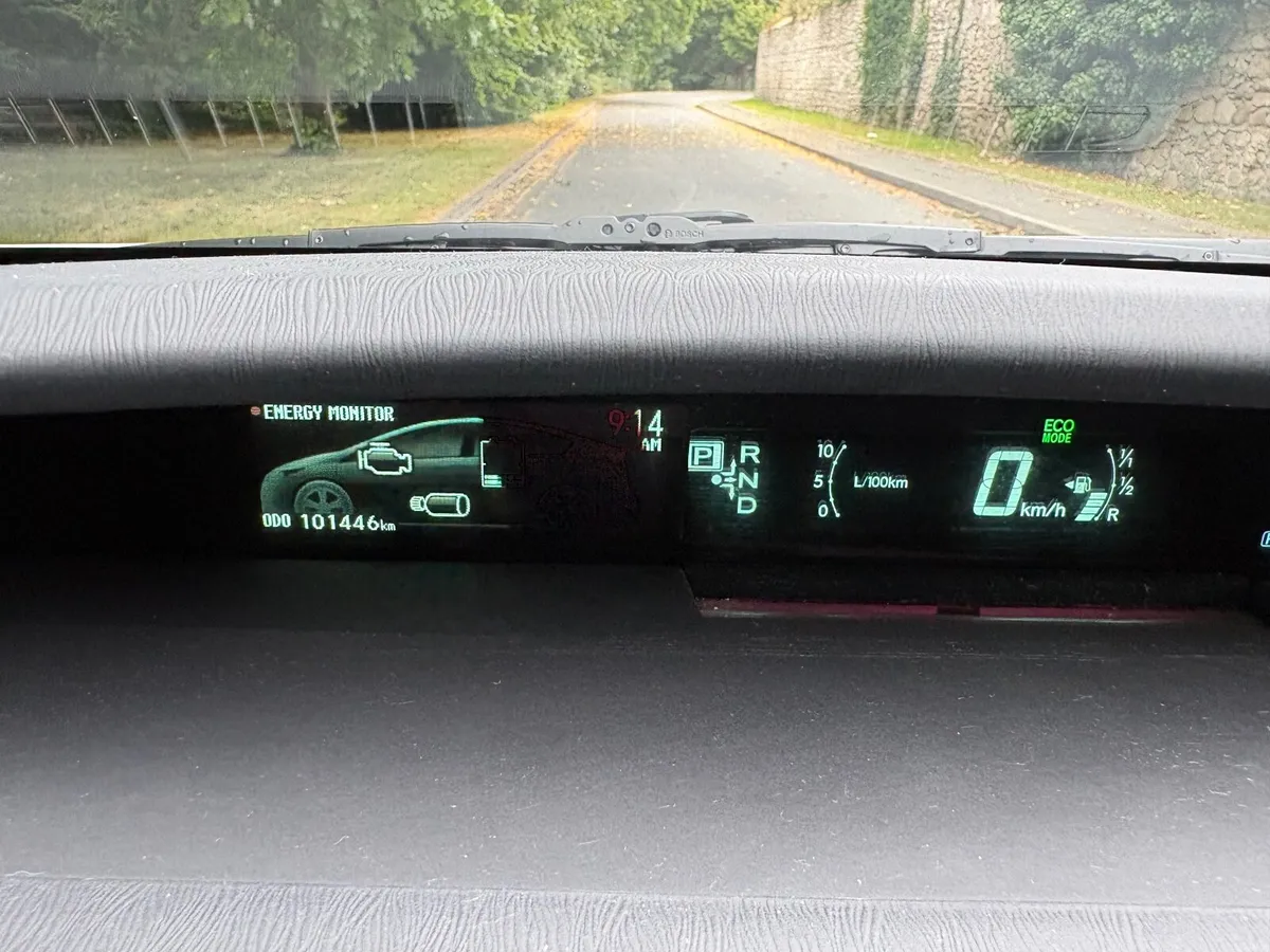 Toyota Prius 2015 - Image 4