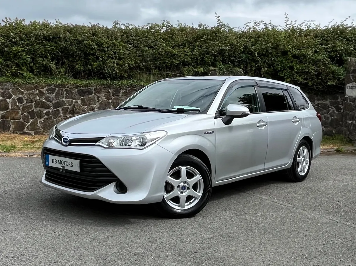 Toyota Corolla (fielder) 1.5 Hybrid . Automatic - Image 3