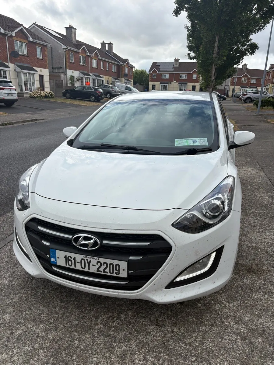 Hyundai i30 NCT till June 2027 - Image 2