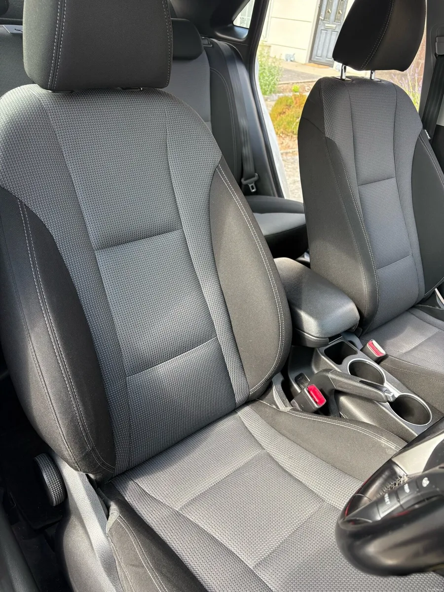 Hyundai i30 NCT till June 2027 - Image 5