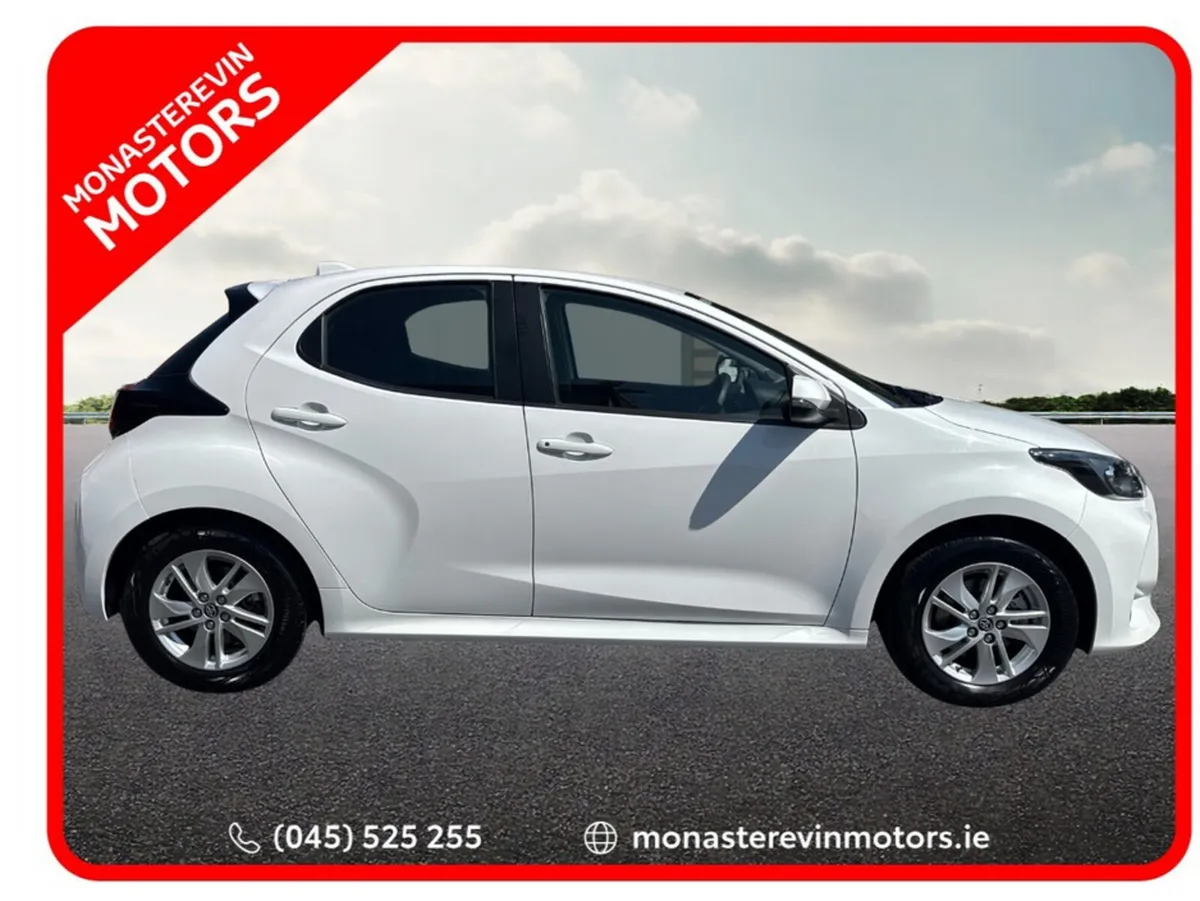 Toyota Yaris HYBRID 115 LUNA - Image 3