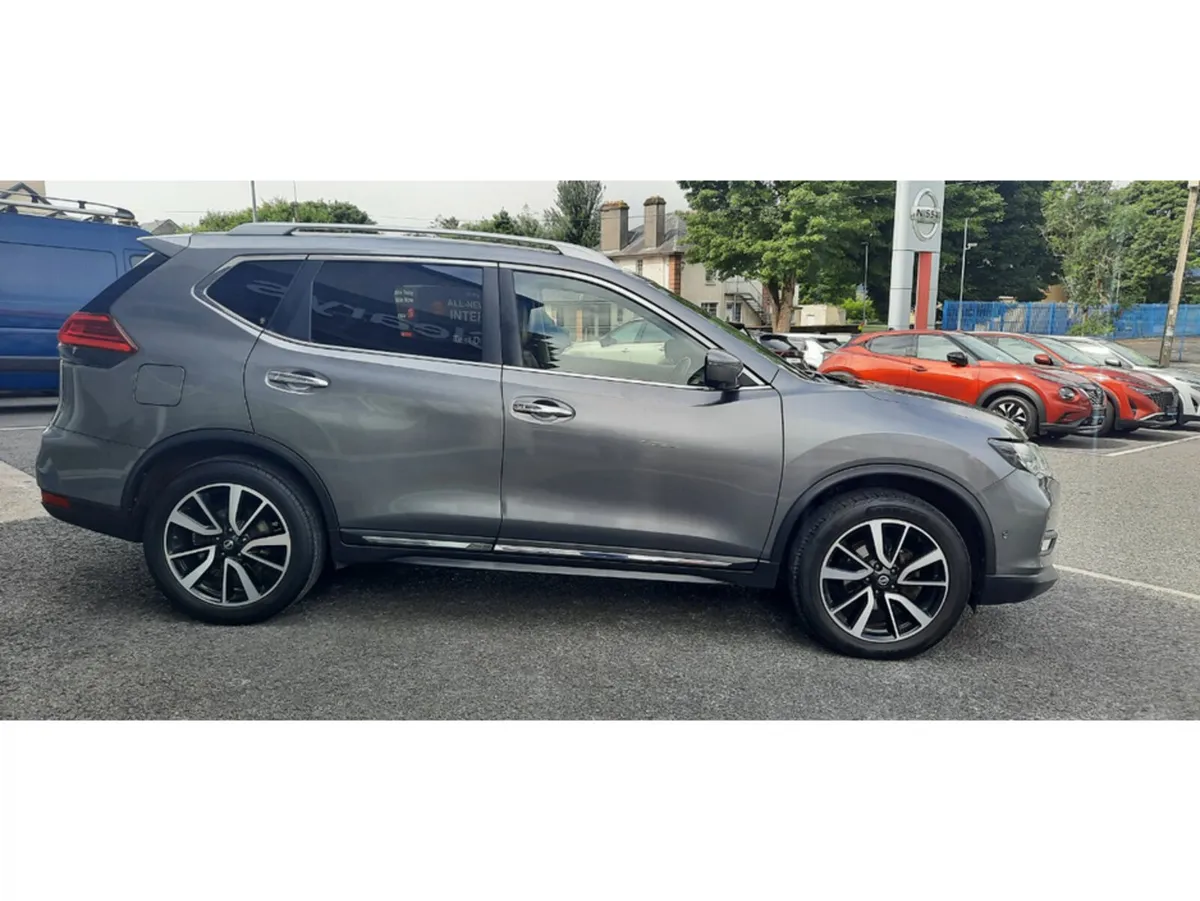 Nissan X-Trail 1.6 SVE 5 SEAT TAN LS 18 4DR - Image 4