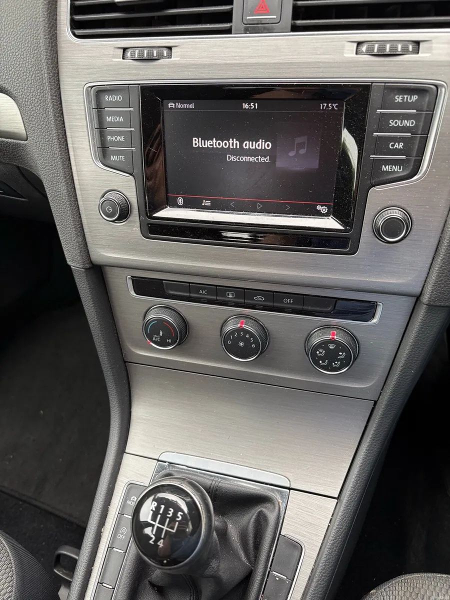 Volkswagen Golf 1.6 TDI Bluemotion - Image 2