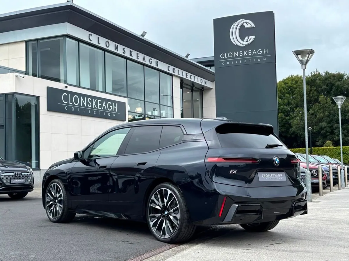 BMW iX XDRIVE45 M SPORT, 23 INCH ALLOYS - Image 6