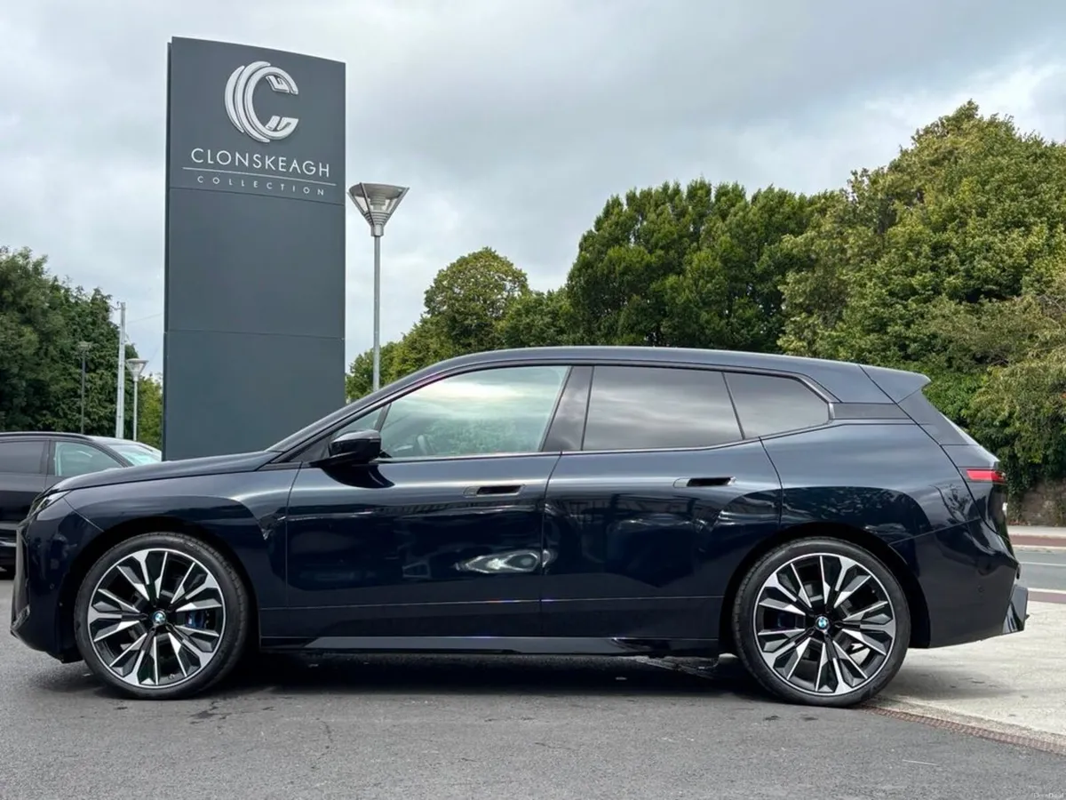 BMW iX XDRIVE45 M SPORT, 23 INCH ALLOYS - Image 4