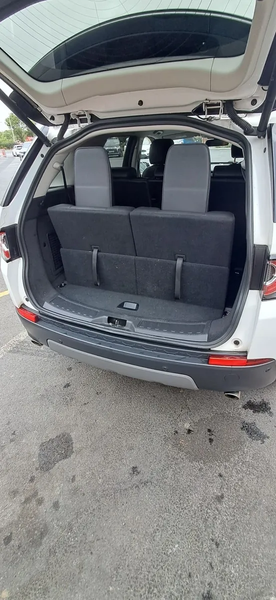 Land Rover Discovery Sport 2016 - Image 5