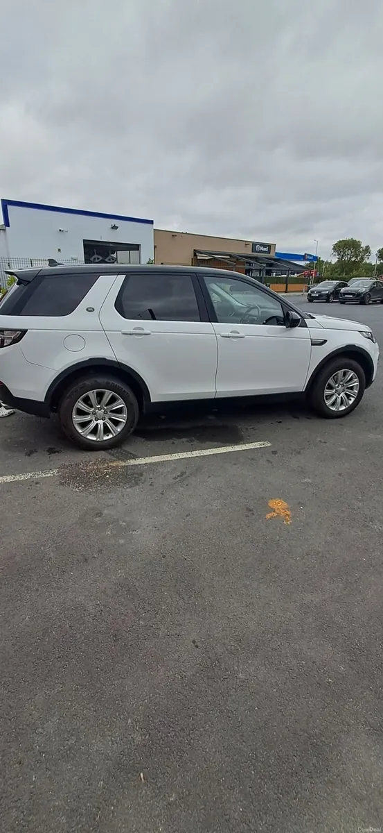 Land Rover Discovery Sport 2016 - Image 1