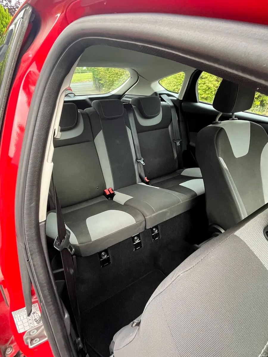 Ford Focus - Image 4