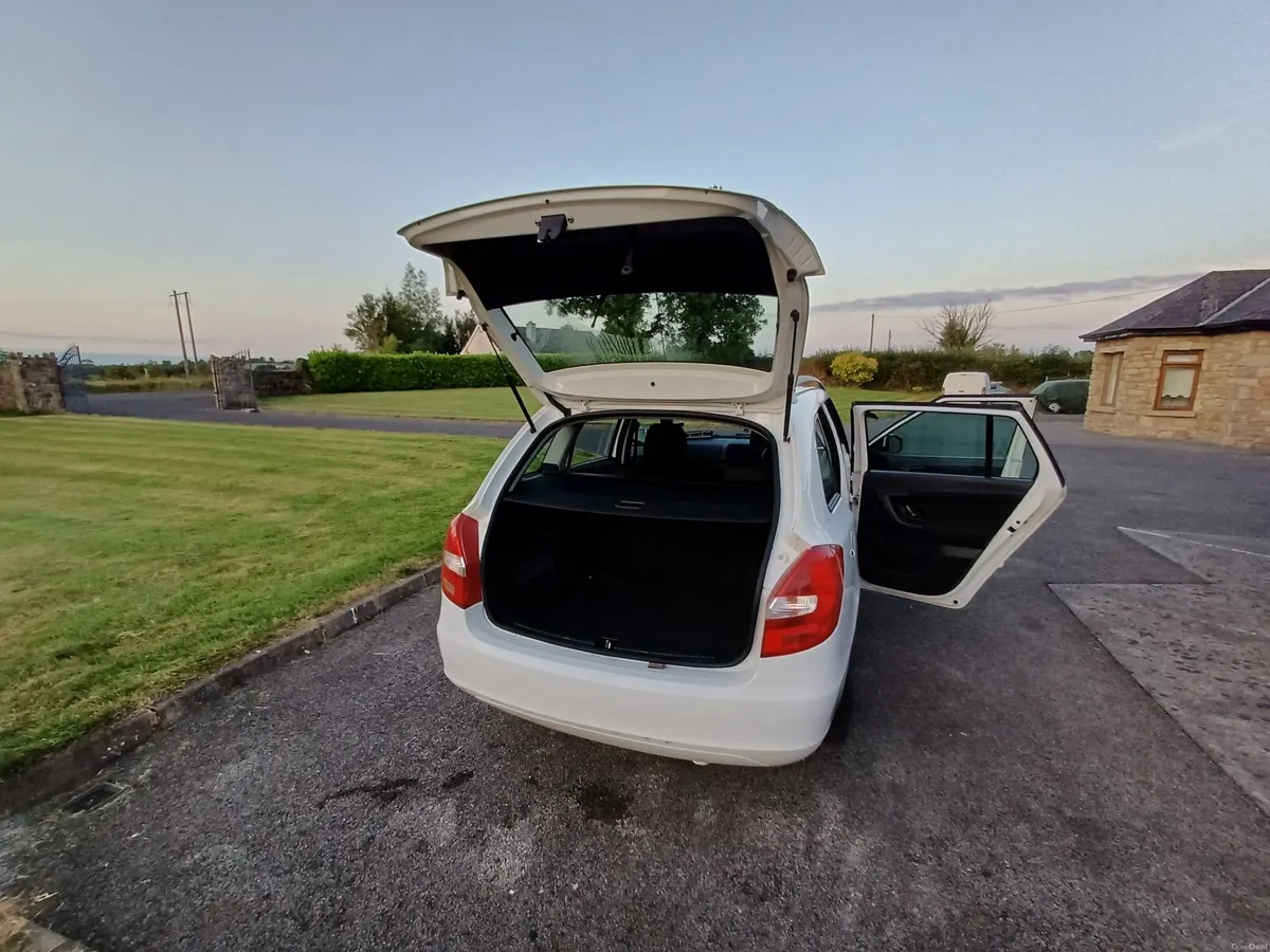 Skoda Fabia 2010 - Image 5