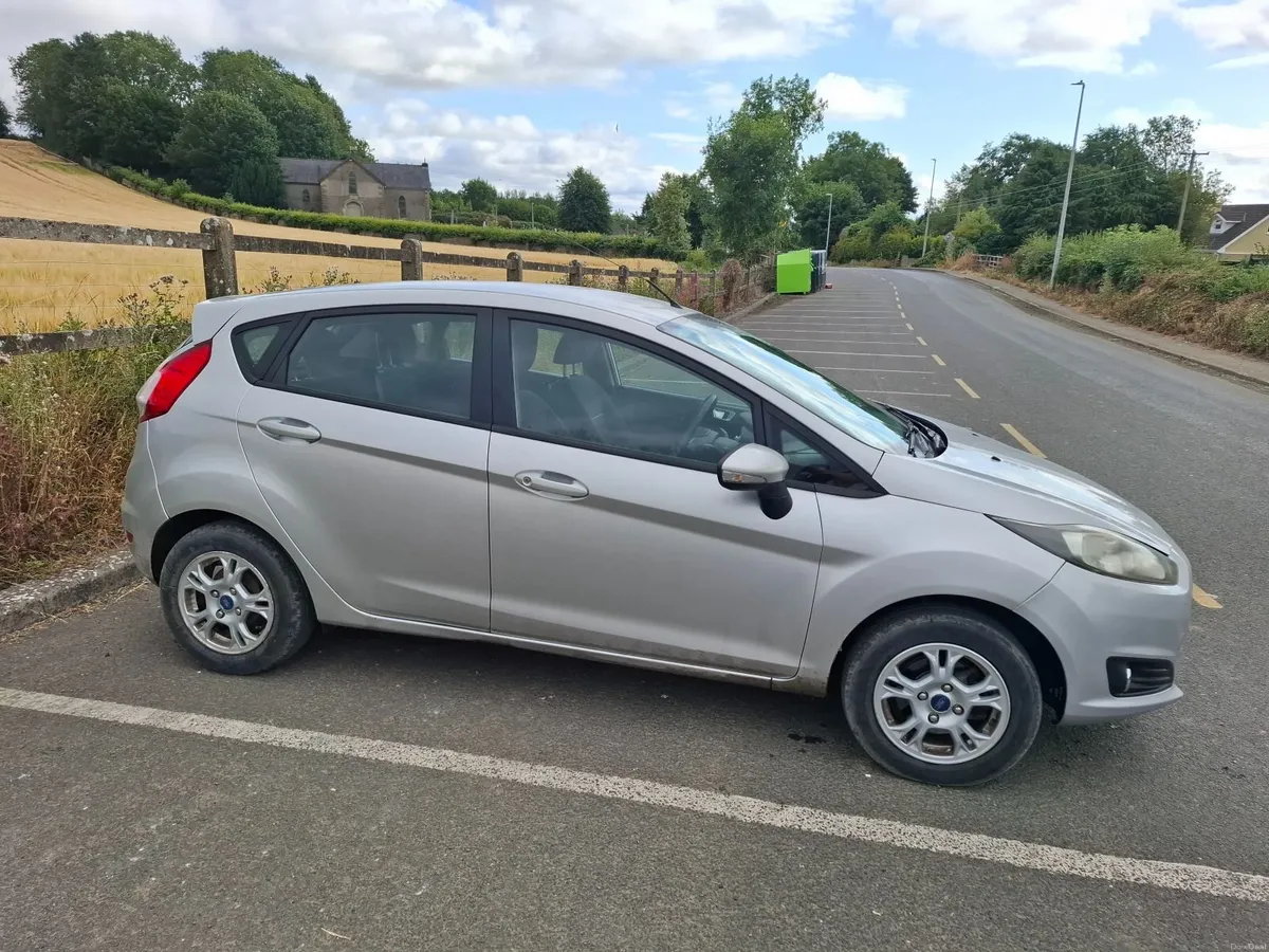Ford Fiesta 2015 - Image 6