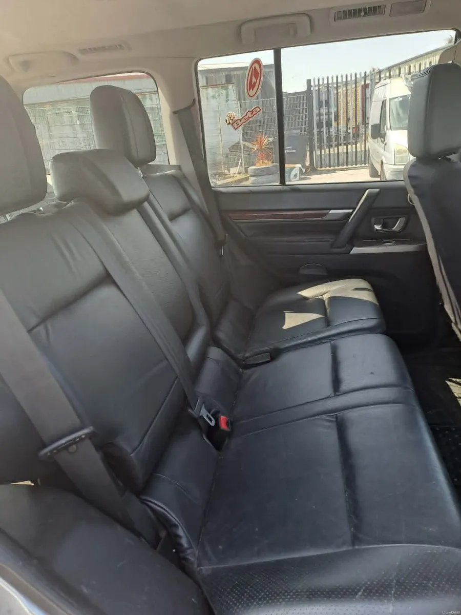 Mitsubishi Pajero 2012 - Image 3
