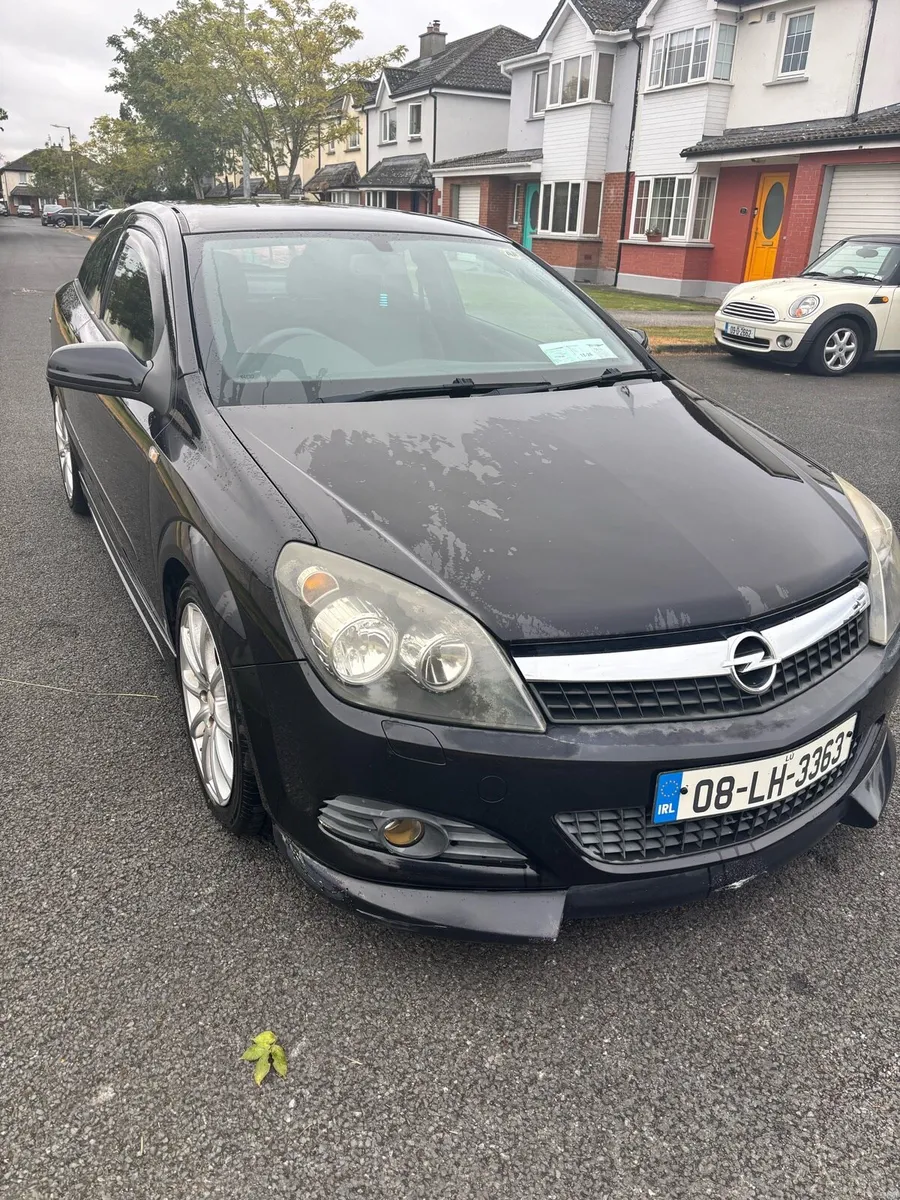 Opel Astra GTC - Image 1