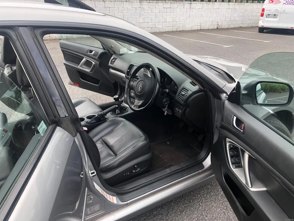 Subaru Legacy 2009 - Image 4