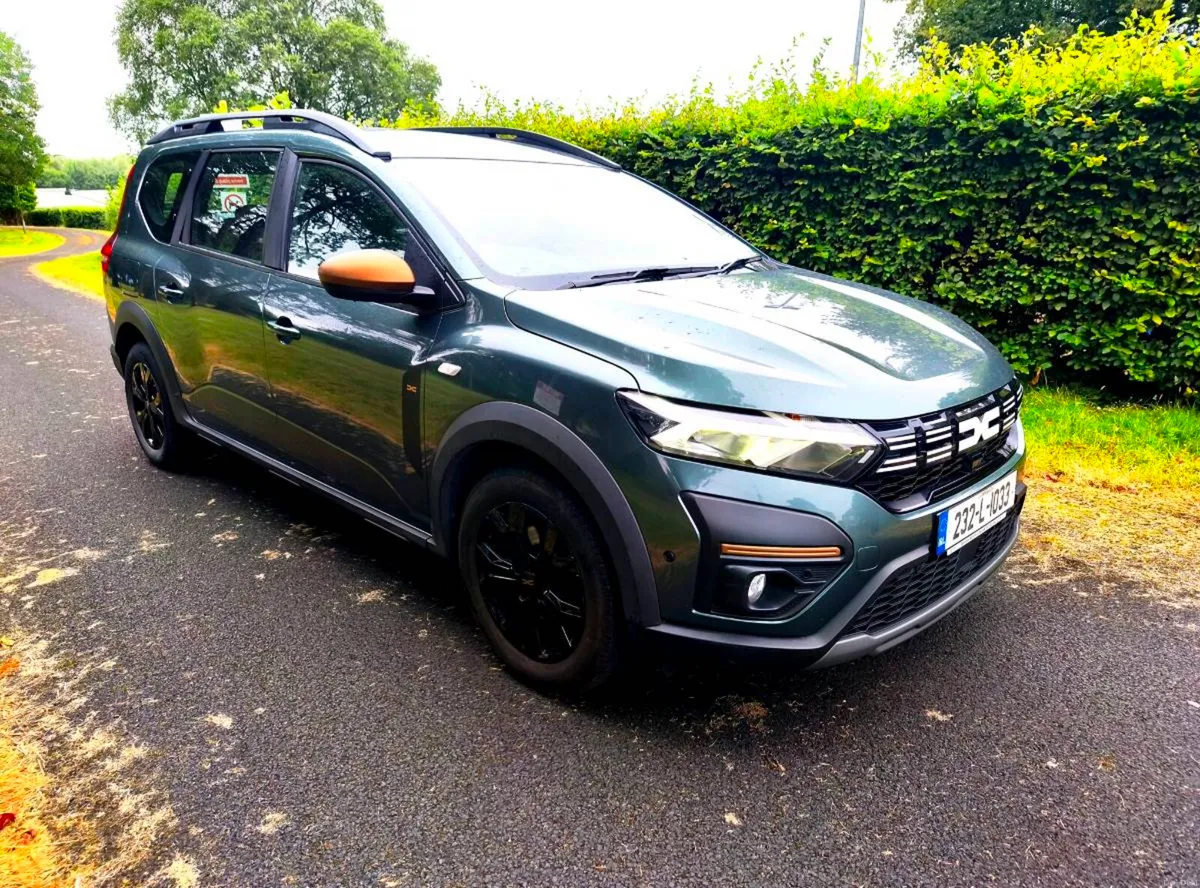 Dacia Jogger 2023 Extreme 7- Seater: Immaculate - Image 1