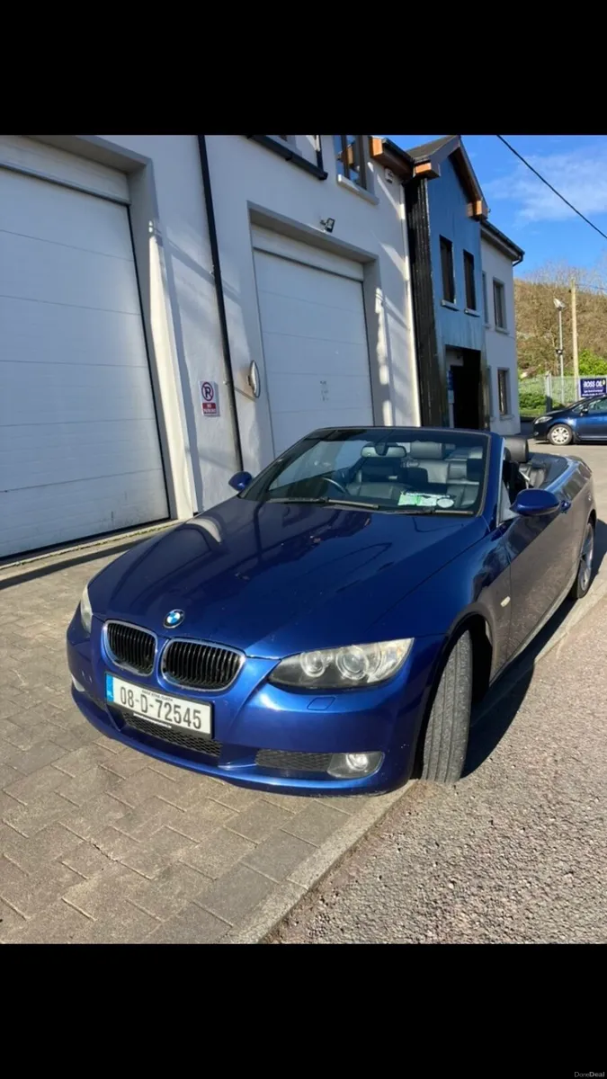 BMW 320 convertible year 2008 - Image 1