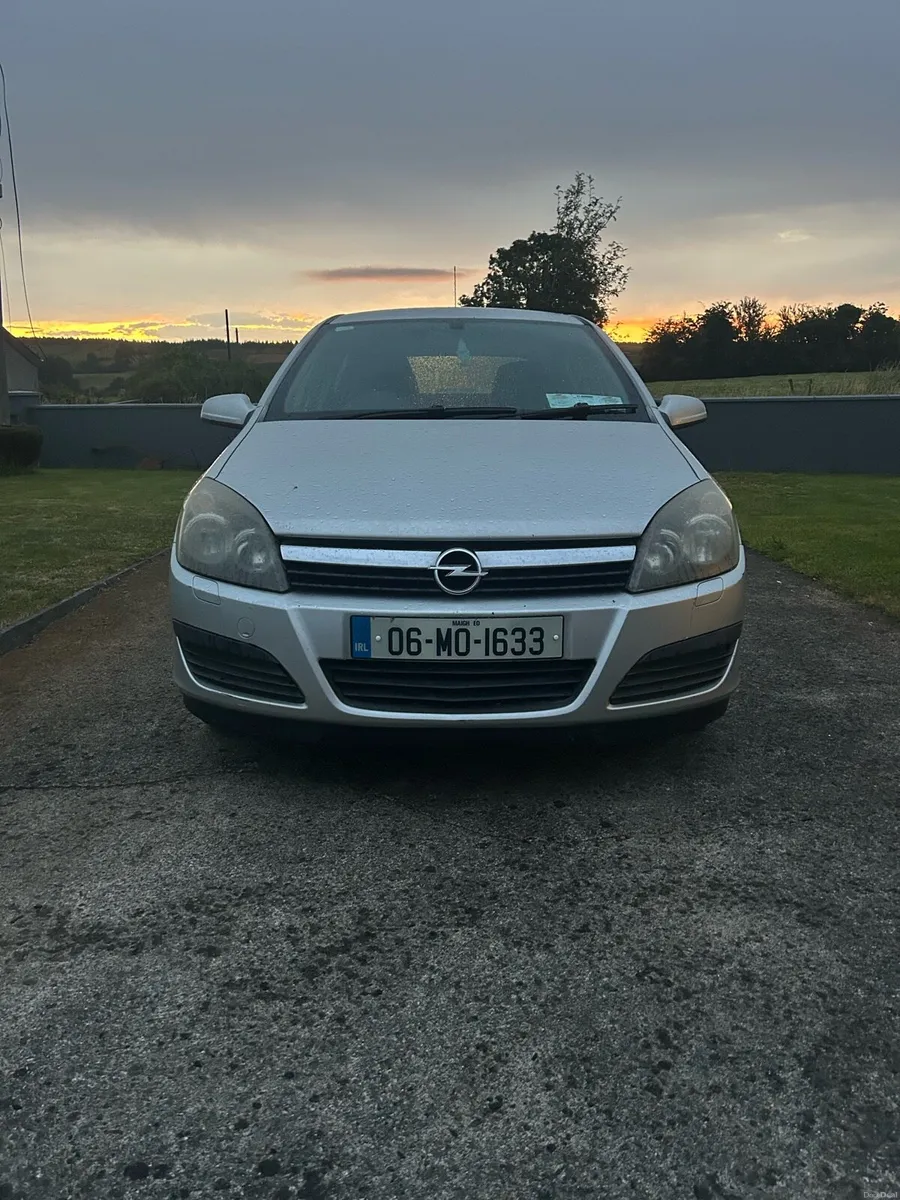 Opel Astra 2006 - NCT until 2027 - Image 1