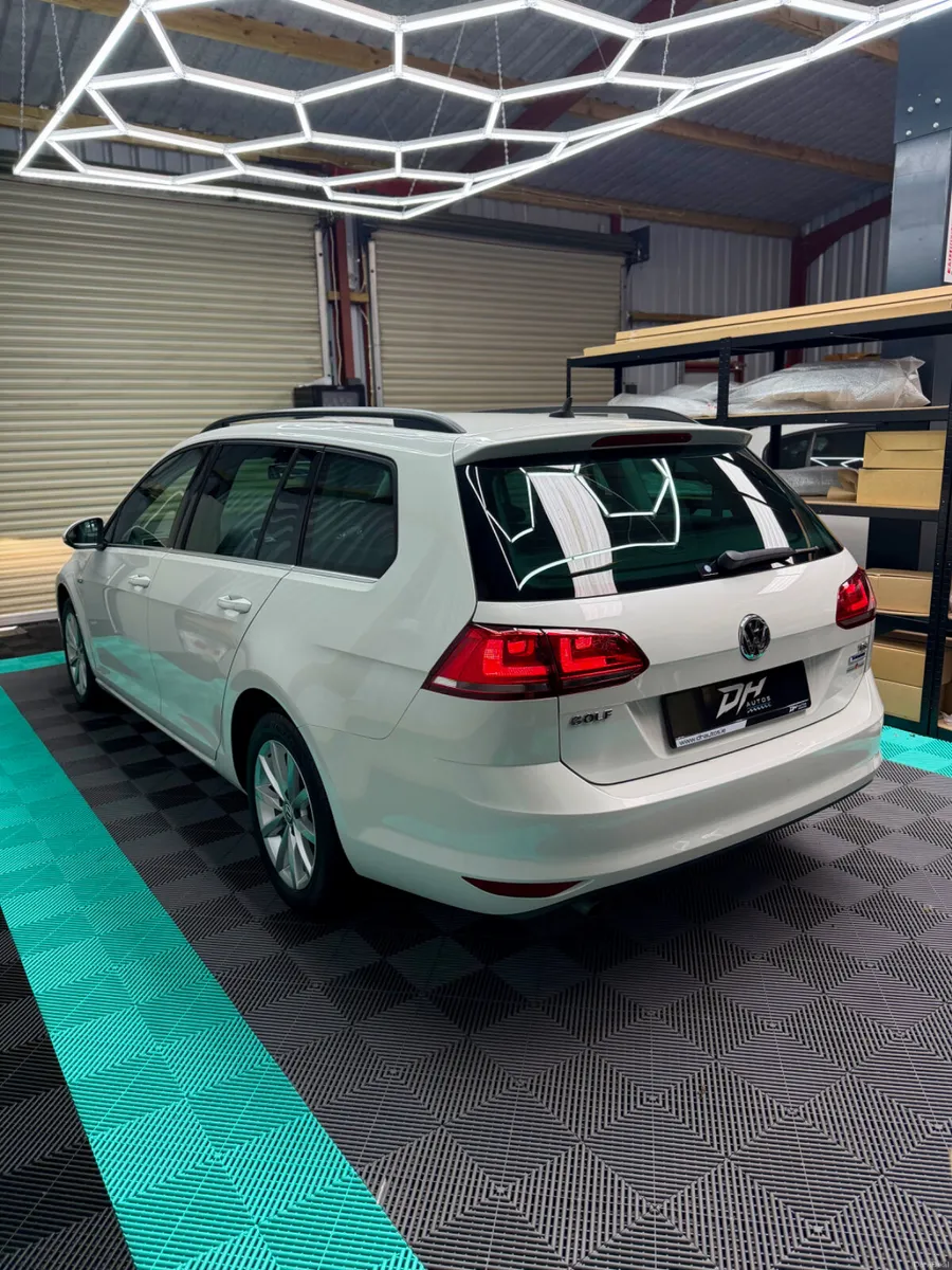 2015(152) Golf Estate 1.2 Petrol - Lounge Edition! - Image 4