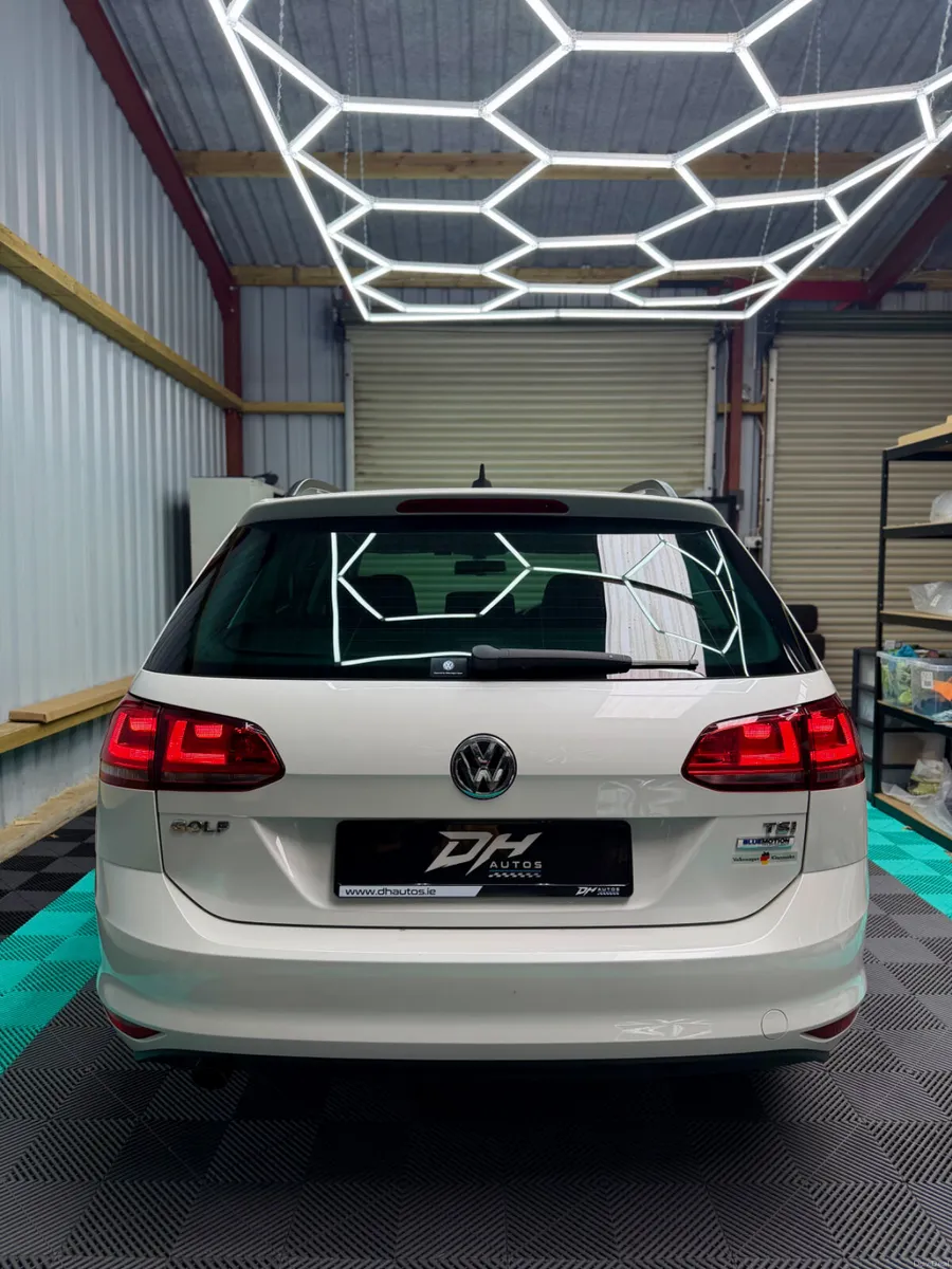 2015(152) Golf Estate 1.2 Petrol - Lounge Edition! - Image 5