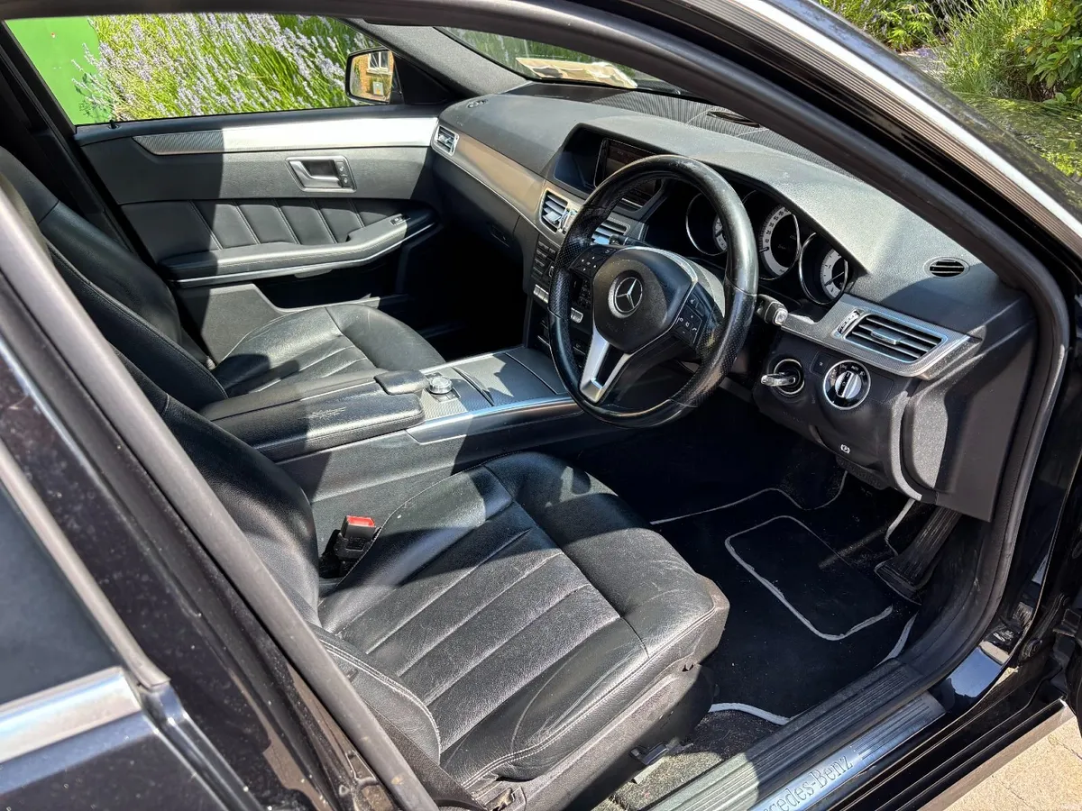 Mercedes-Benz E-Class 2014 E220 CDI SE - Image 2
