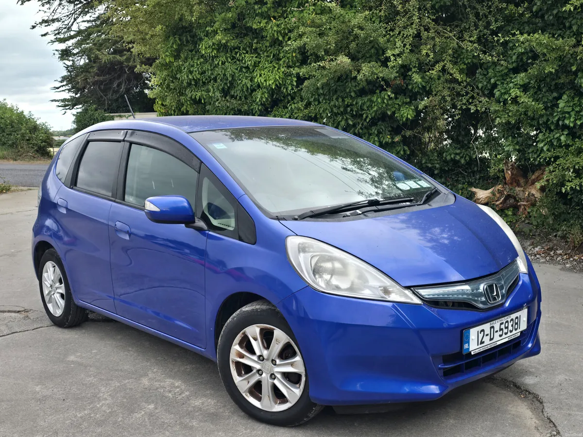 €2999Honda Fit 2012 automatic.  Hybrid  €2999 - Image 4