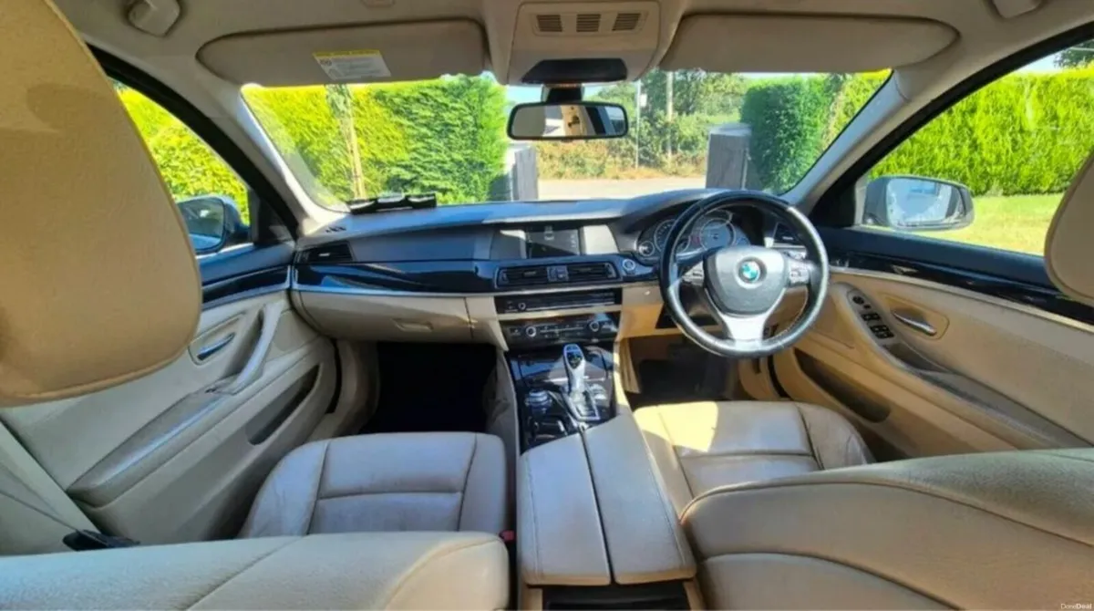 BMW 5-Series 2011 520d one owner last 10 years - Image 6