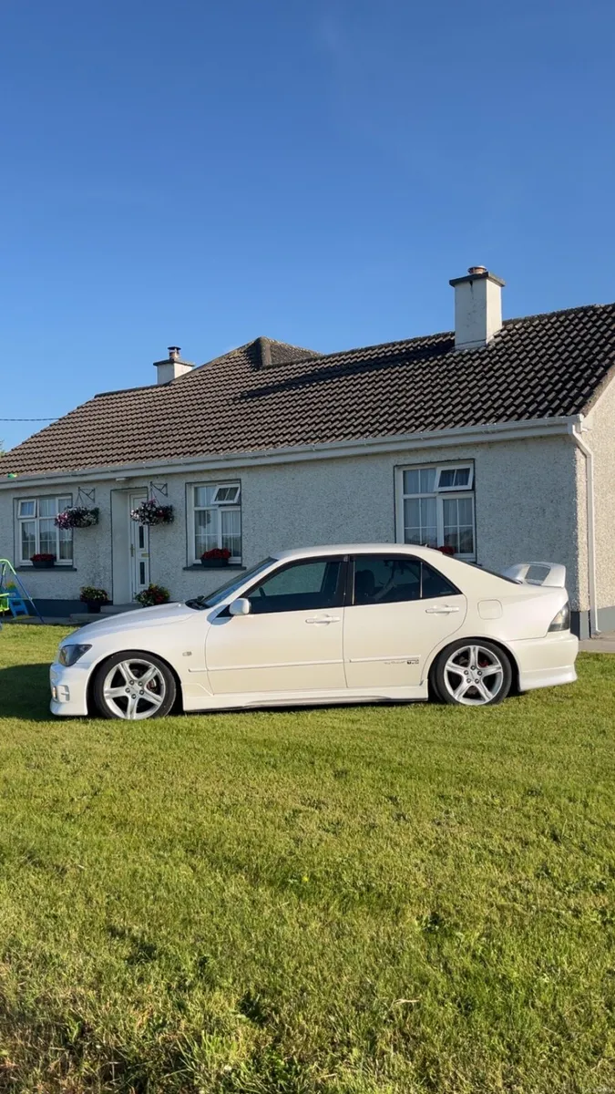 Toyota altezza - Image 3