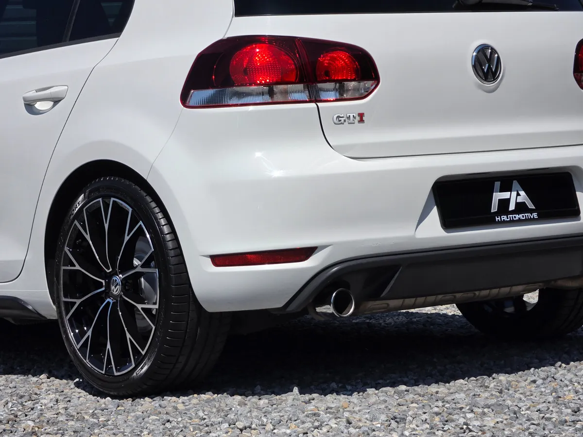 2013 VOLKSWAGEN GOLF MK6 GTI LOW KMS - Image 4