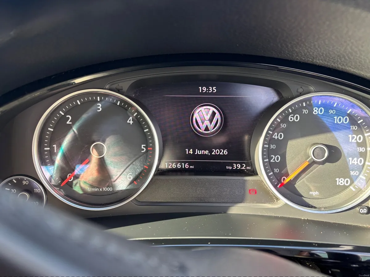 Volkswagen Touareg 2014 - Image 2