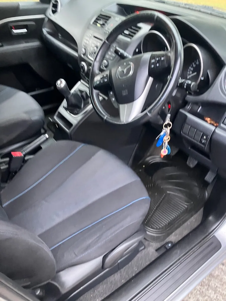 Mazda Mazda5 2011 - Image 1