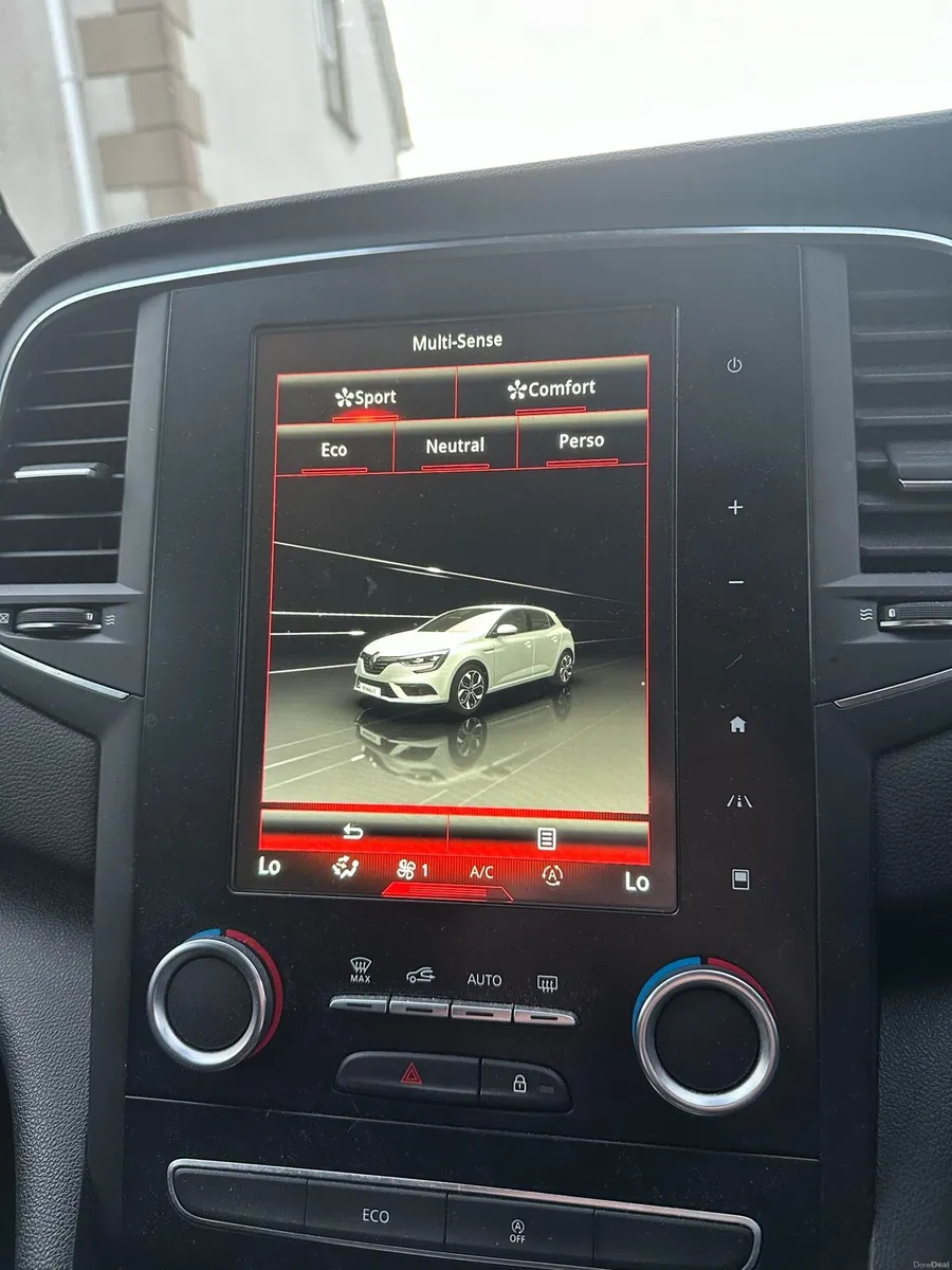 2017 Renault Megane 1.5 DCi Dynamique S - FSH - Image 4