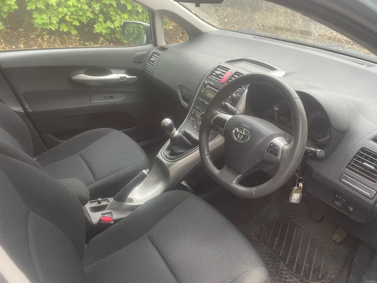 Car - Image 6