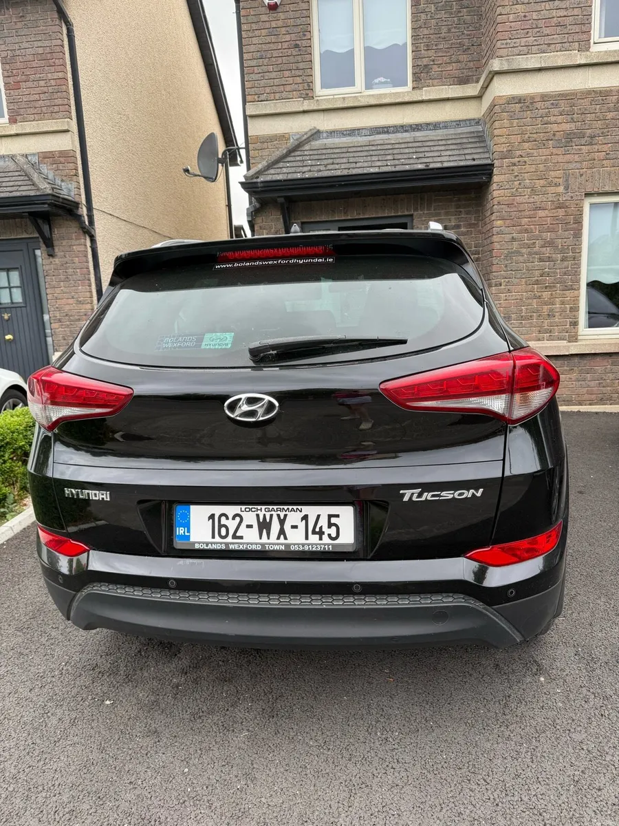 162 Hyundai Tuscon (read description) - Image 2