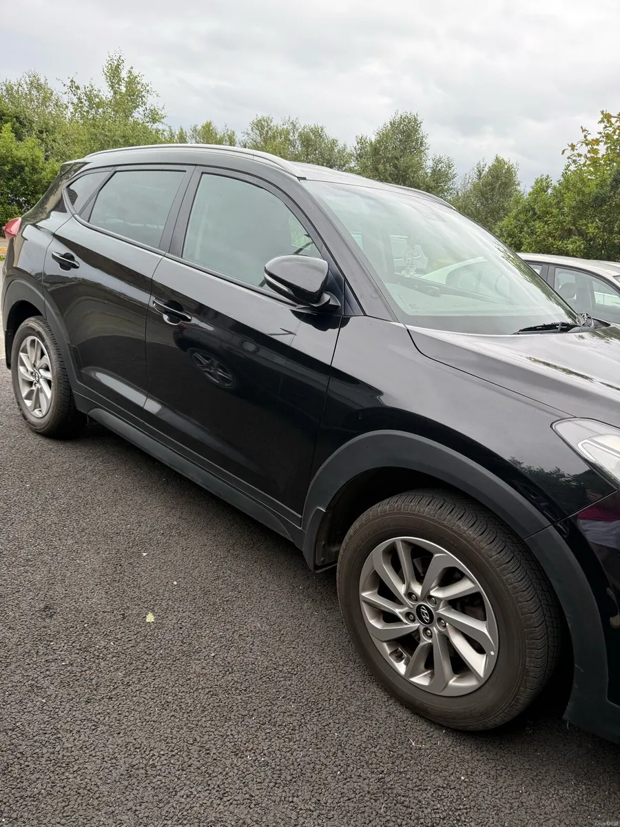 162 Hyundai Tuscon (read description) - Image 4