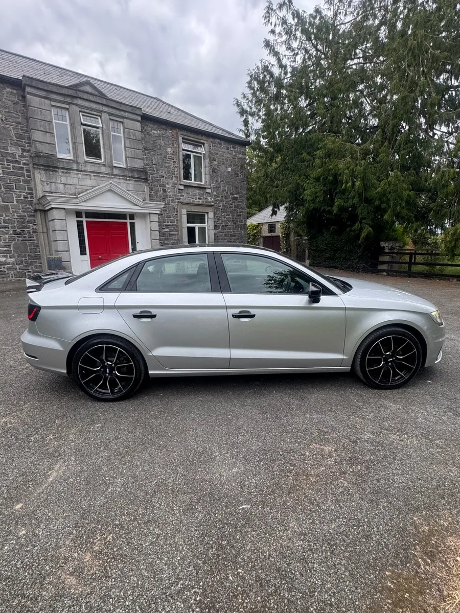 Audi A3  Sedan 1.4 TFSI AUTOMATIC 161 - Image 2