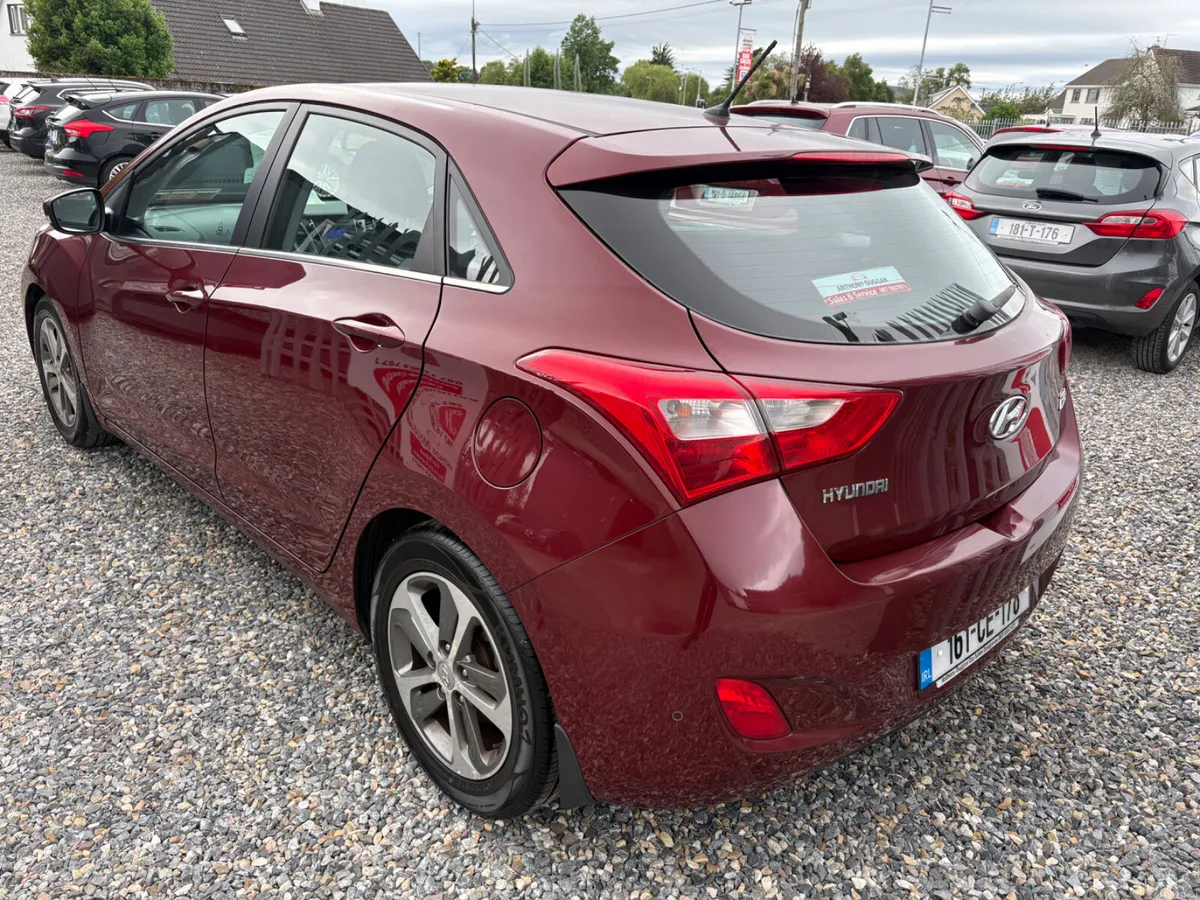 Hyundai i30 1.6 Deluxe - Image 5