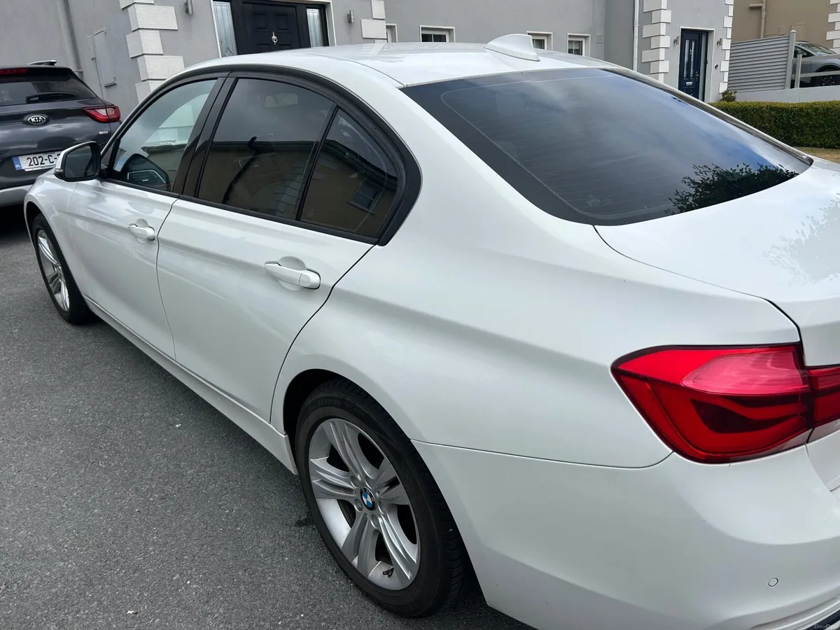 BMW 3-Series 2016 - Image 3