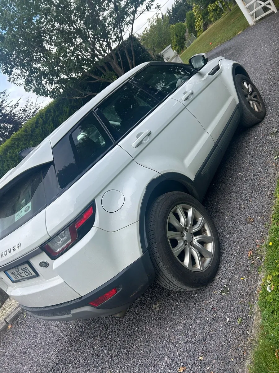 2019 Range Rover evoque - Image 2
