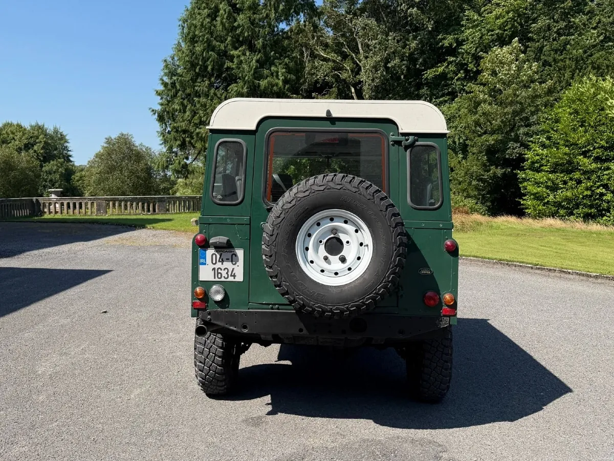 Land Rover Defender 2004 - Image 3