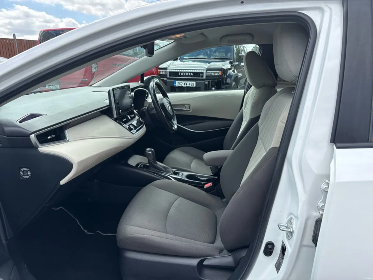 Toyota Corolla HYB LUNA SPORT 4DR AUTO HYBRID SA - Image 6