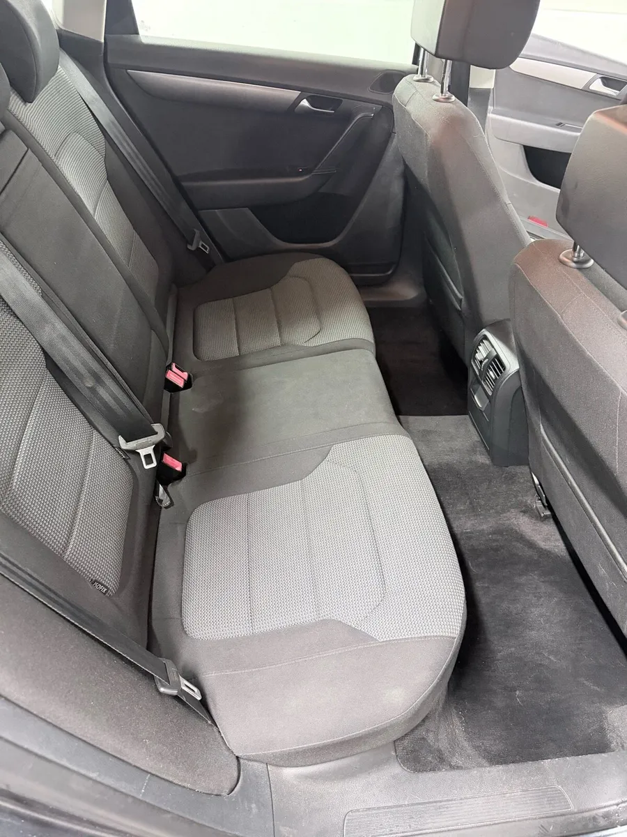 2.0 VW Passat estate - Image 6