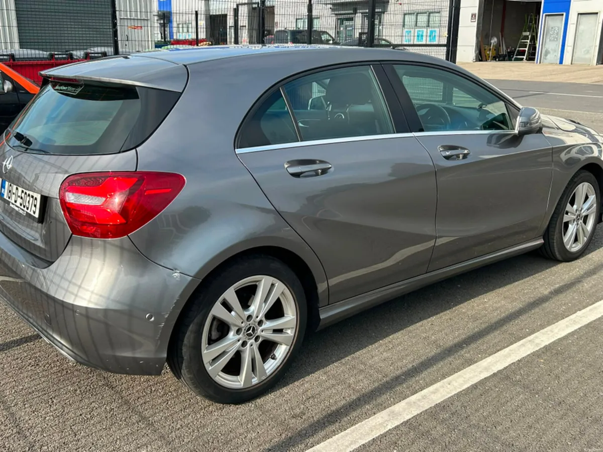 Mercedes-Benz A-Class A180 D SPORT PREMIUM 5DR - Image 4