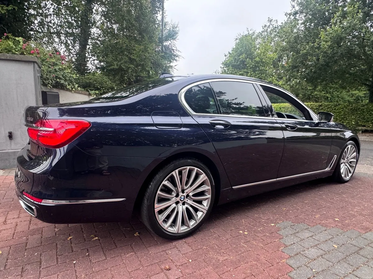 730d Sept 2017 One lady owner. Hi Spec. Irish car - Image 6