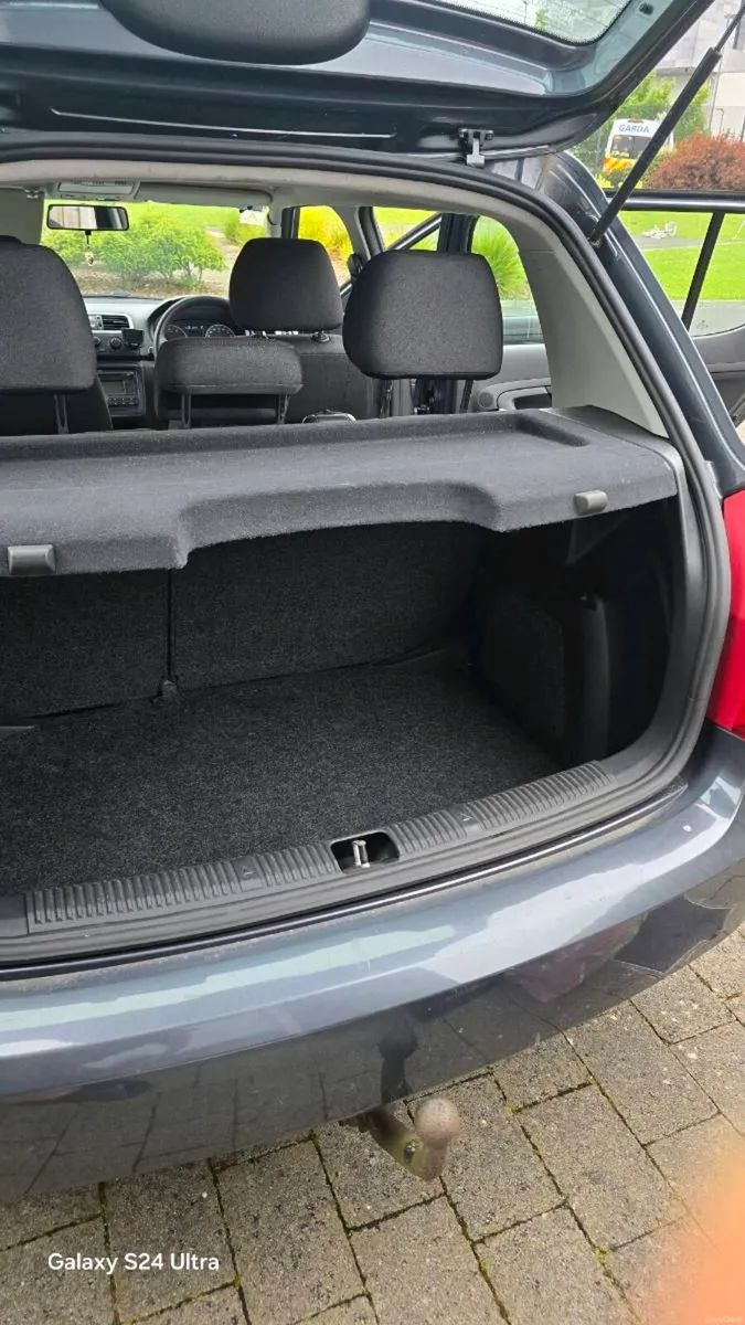 car - Image 2