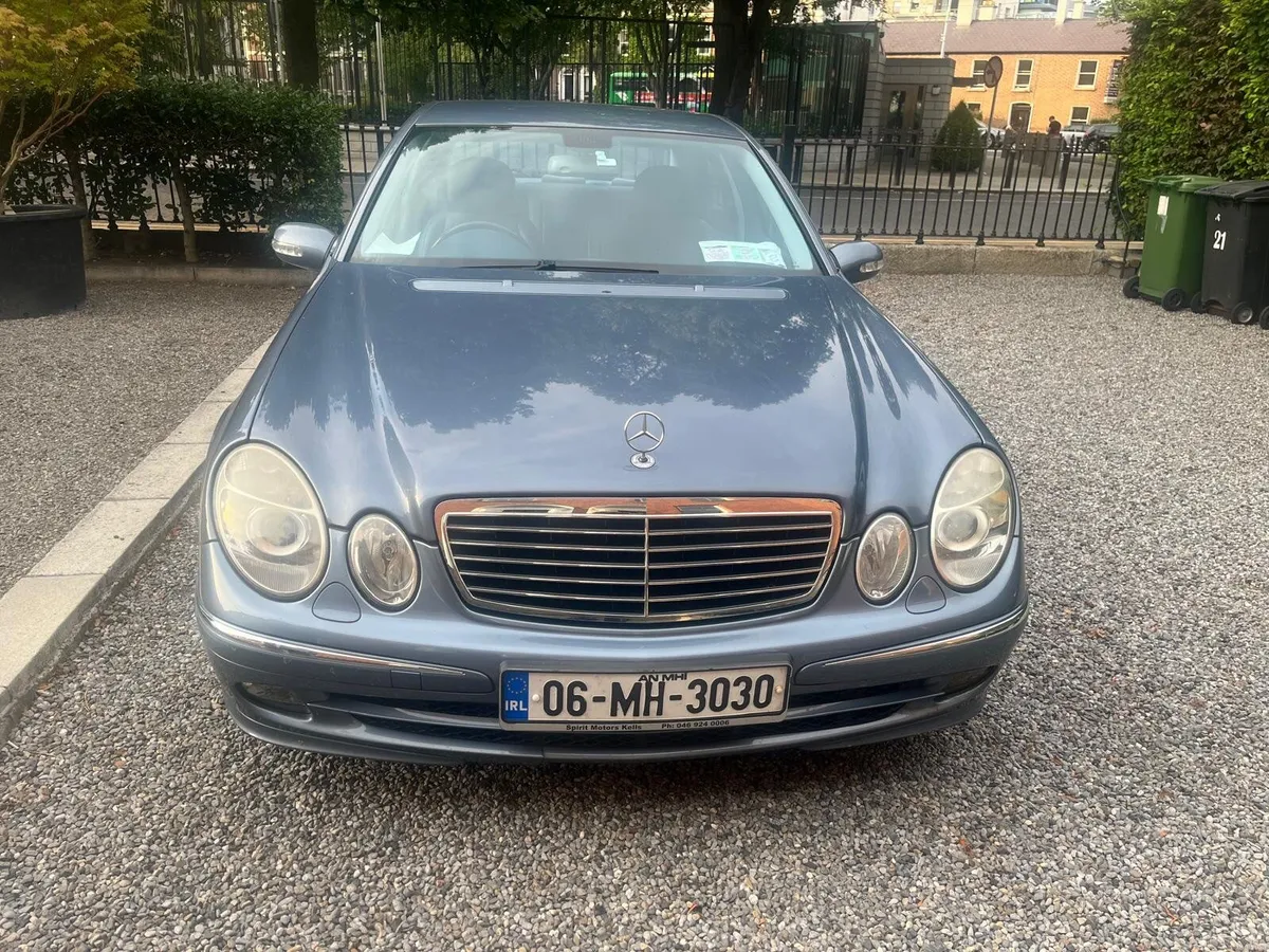 Mercedes-Benz E-Class 2006 - Image 3