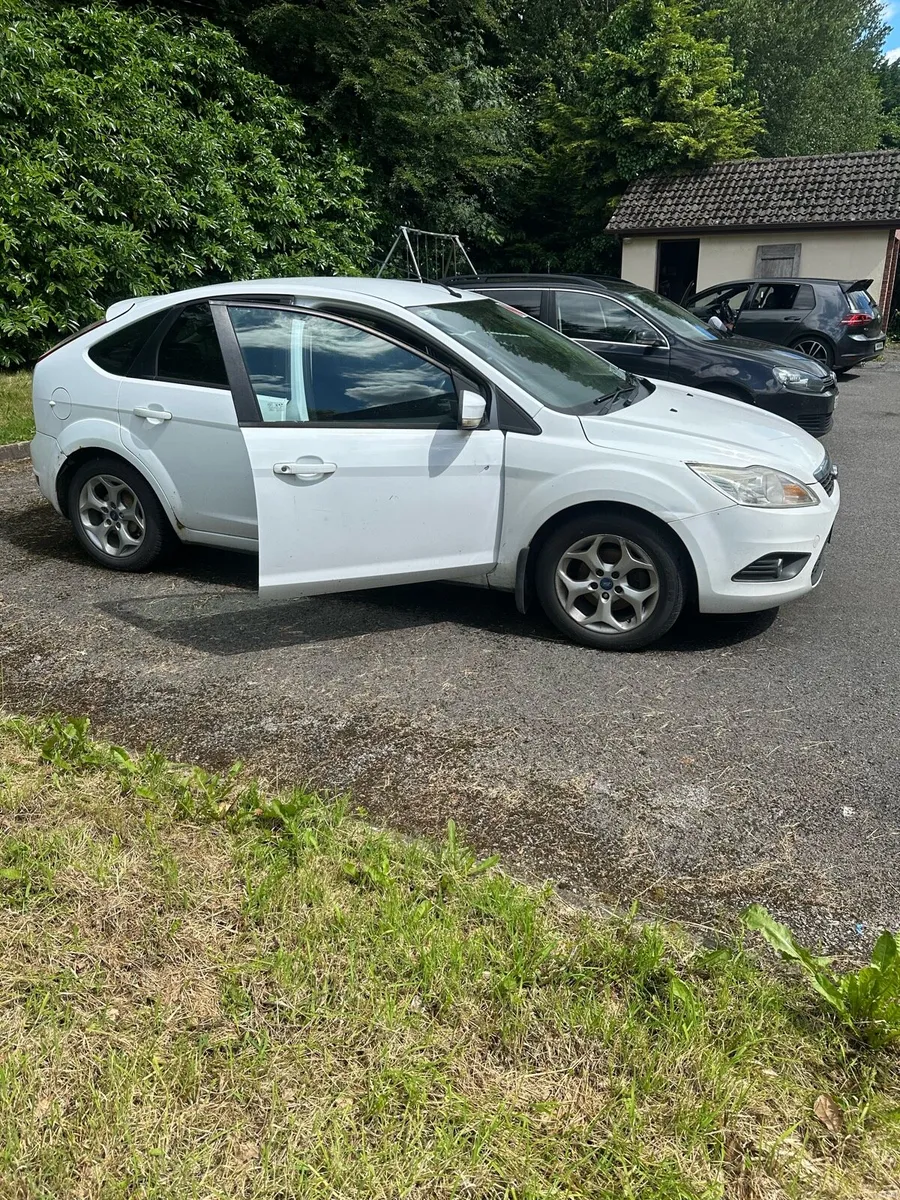Ford focus 2011 1.6 - Image 2